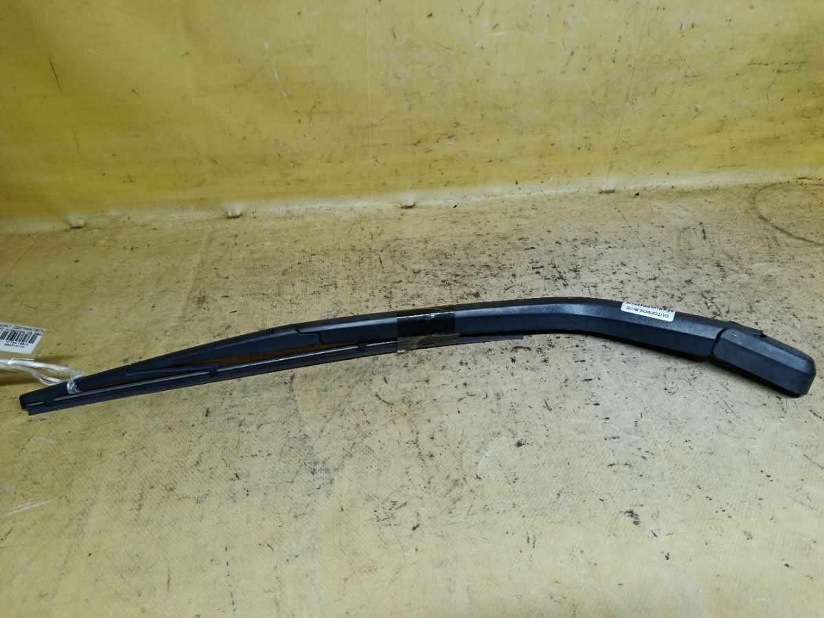 Держатель дворника 85241-52070 на Toyota Porte NNP10 Фото 1