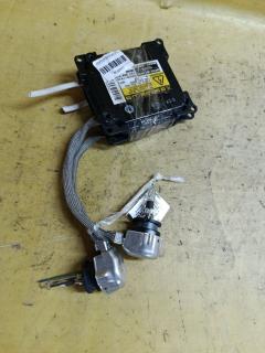 Блок розжига ксенона на Toyota Voxy AZR60G 85967-52030