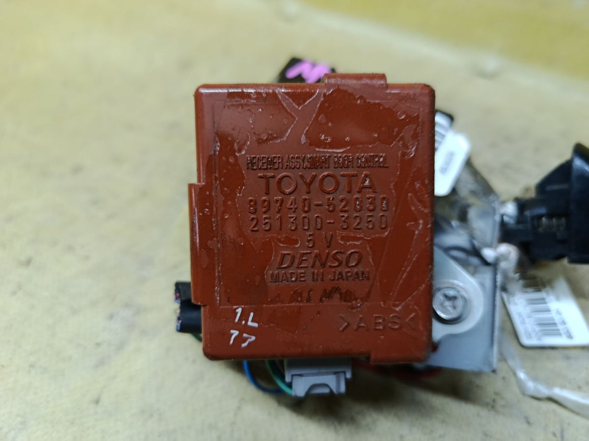 Замок зажигания 89740-52030, 89990-52200, 08503-00170, 69570-12180 на Toyota Porte NNP10 Фото 3