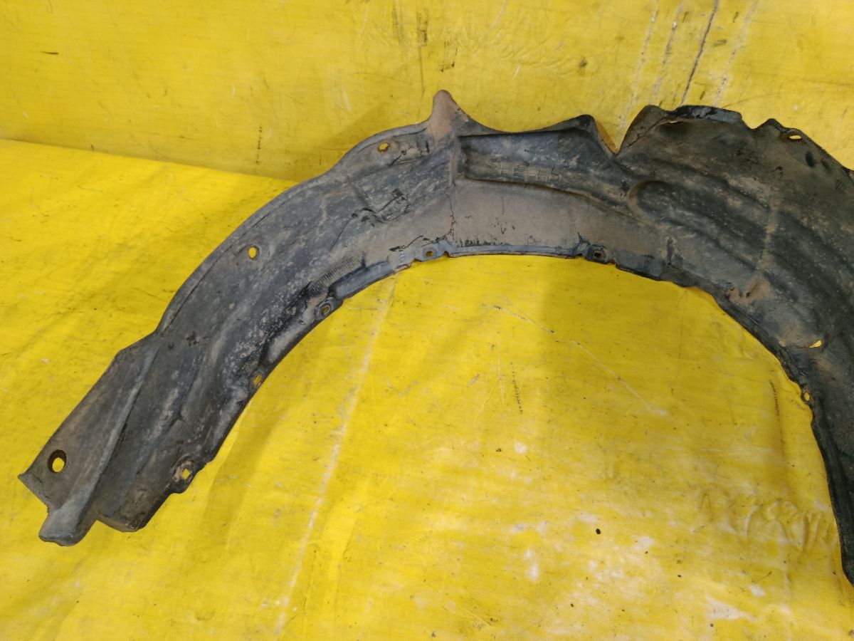 Подкрылок 53876-28241 на Toyota Noah ZRR70G 3ZR-FAE Фото 2