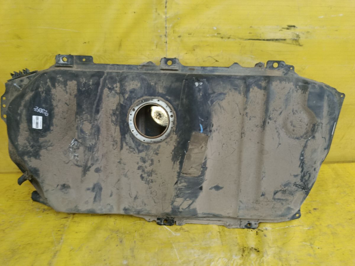Бак топливный на Toyota Noah ZRR70G 3ZR-FAE Фото 1