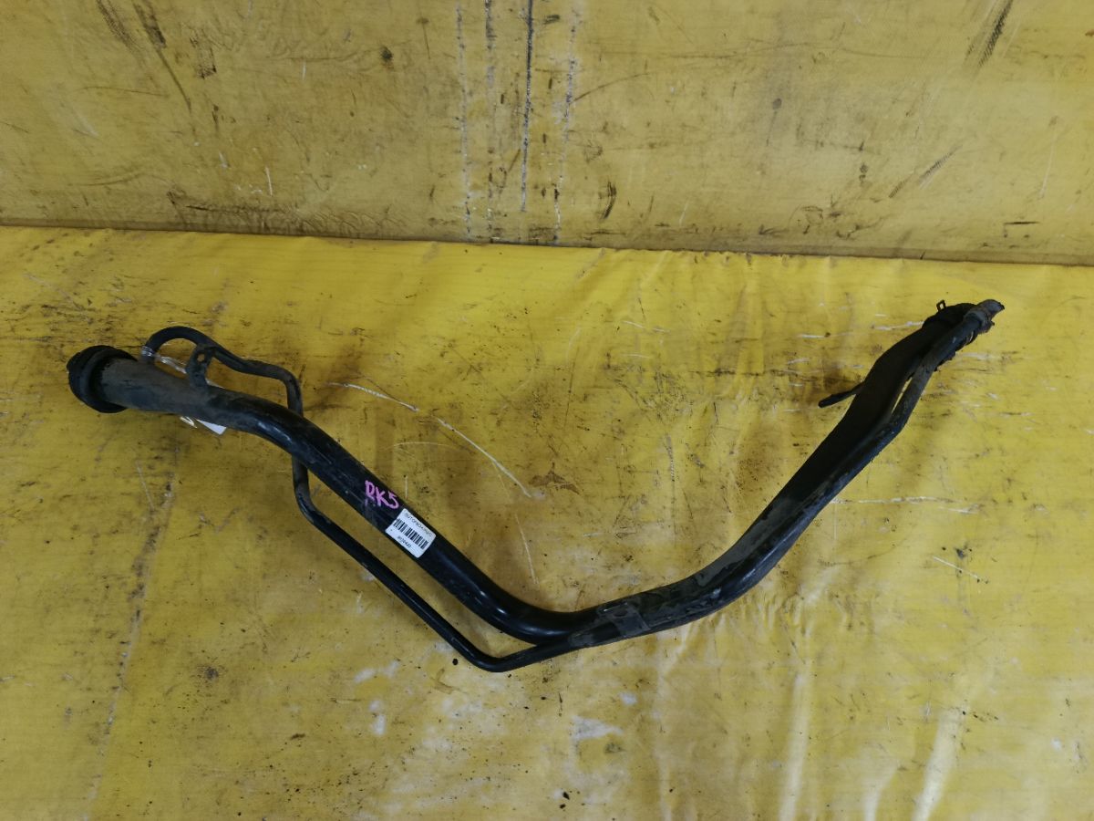 Заливная горловина топливного бака на Honda Stepwgn RK5 R20A Фото 1