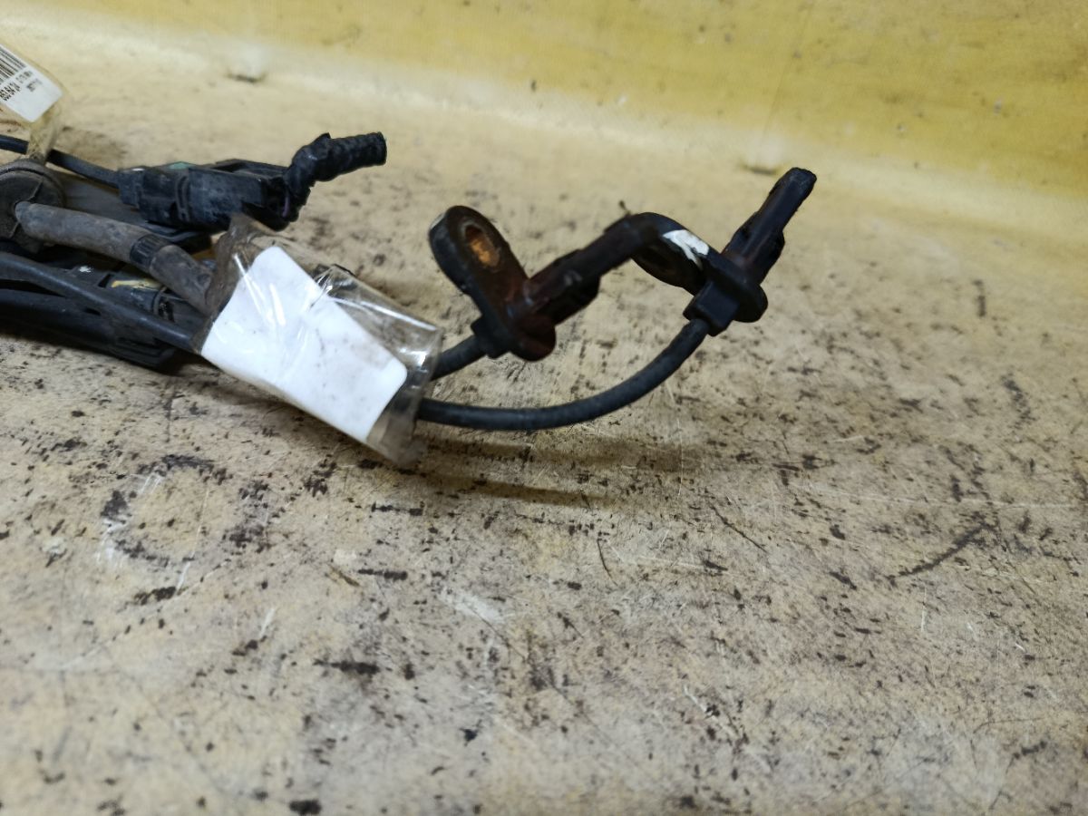Датчик ABS на Honda Stepwgn RK5 R20A Фото 2