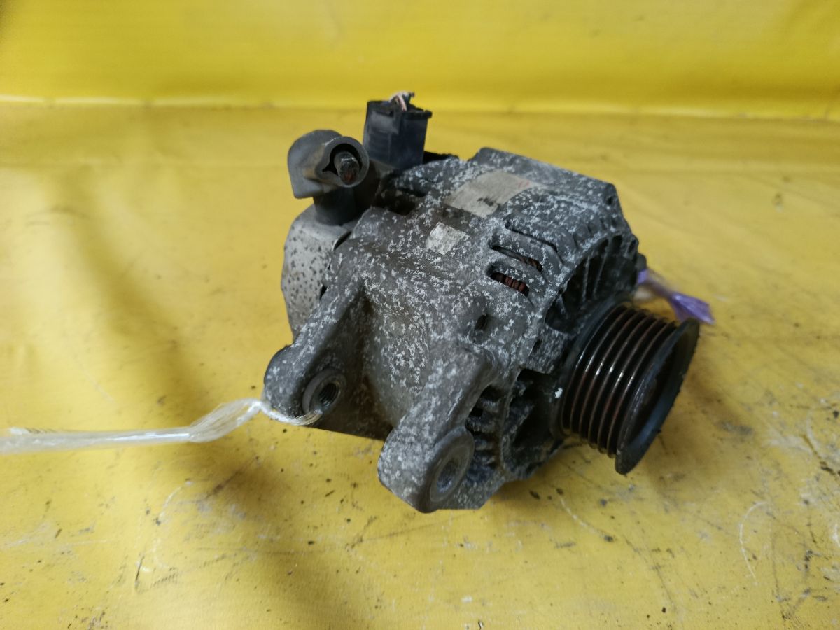 Генератор на Toyota Passo KGC10 1KR-FE Фото 3