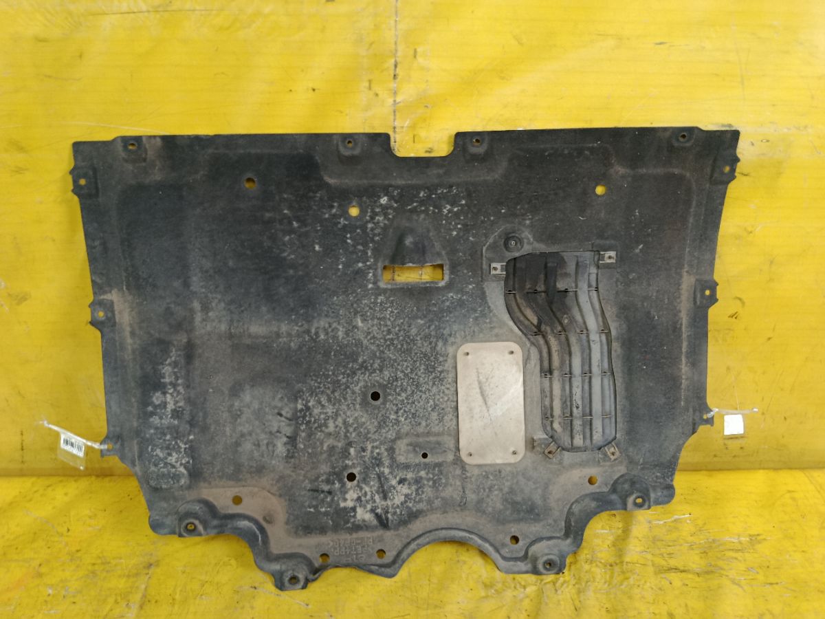 Защита двигателя 72386-81P0 на Suzuki Solio MA36S K12C Фото 1