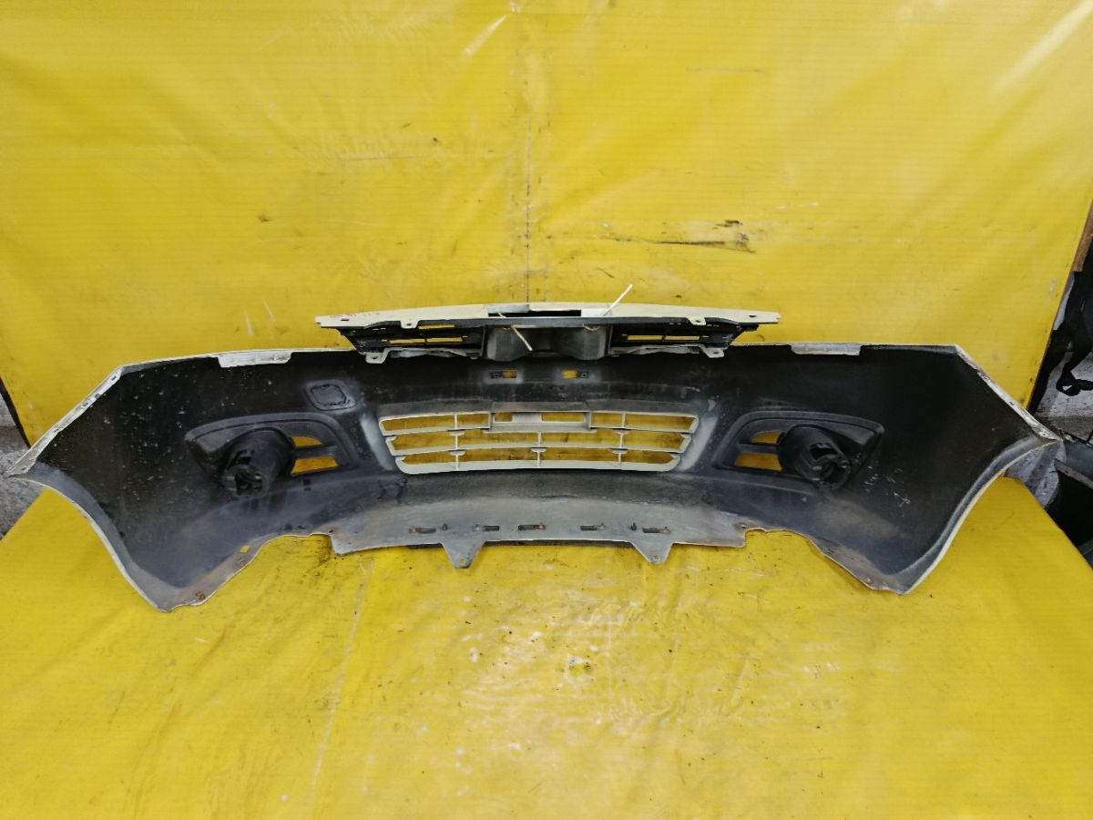 Бампер 62022-8Y20H на Nissan Note E11 Фото 4