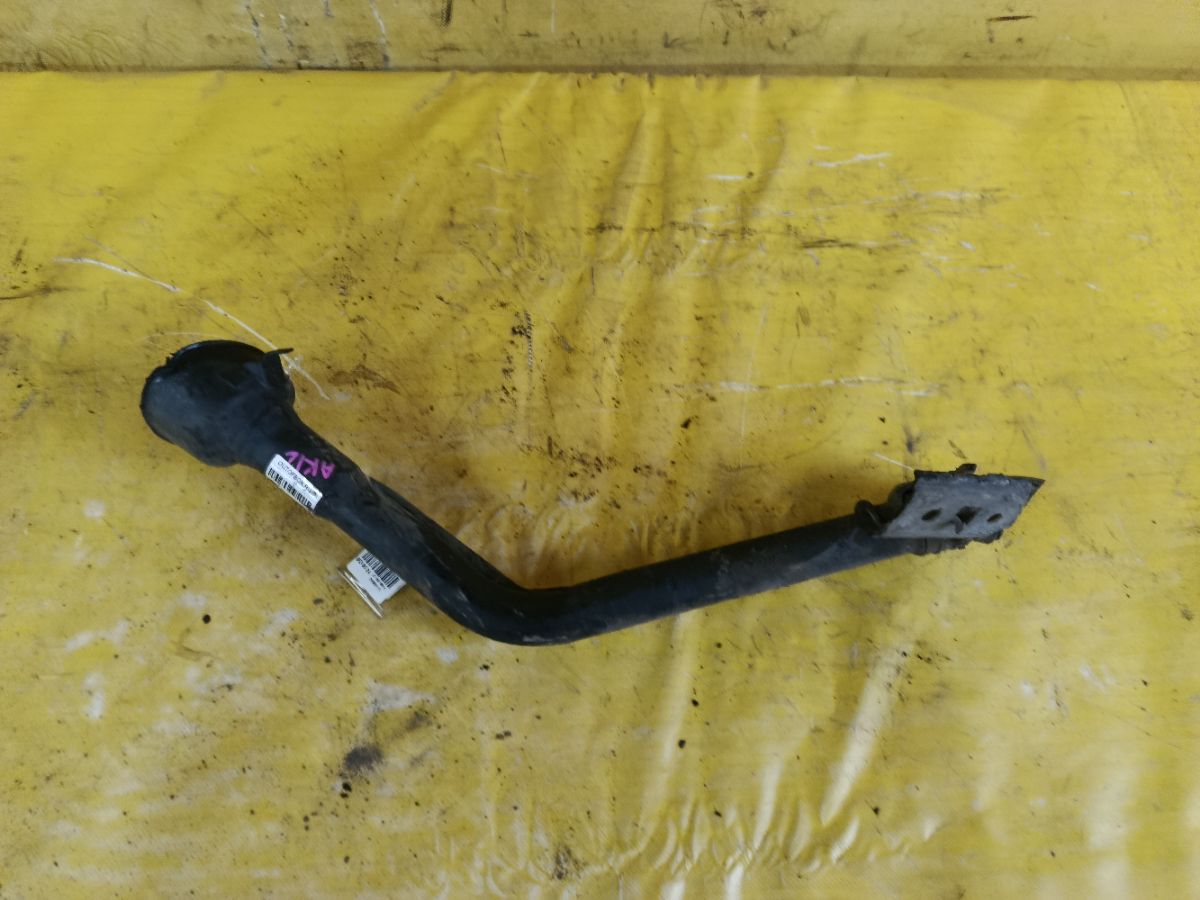 Заливная горловина топливного бака на Nissan March AK12 CR12DE Фото 1
