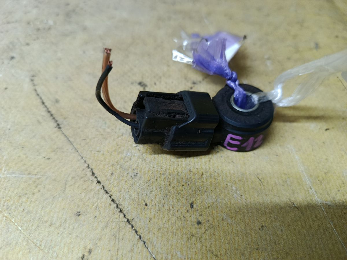 Датчик детонации 22060-1HC0A на Nissan Note E12 HR12DDR Фото 1