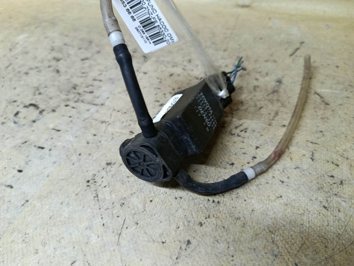 Насос омывателя стекла 85330-20460, 85330-52030 на Toyota Funcargo NCP20 2NZ-FE Фото 3
