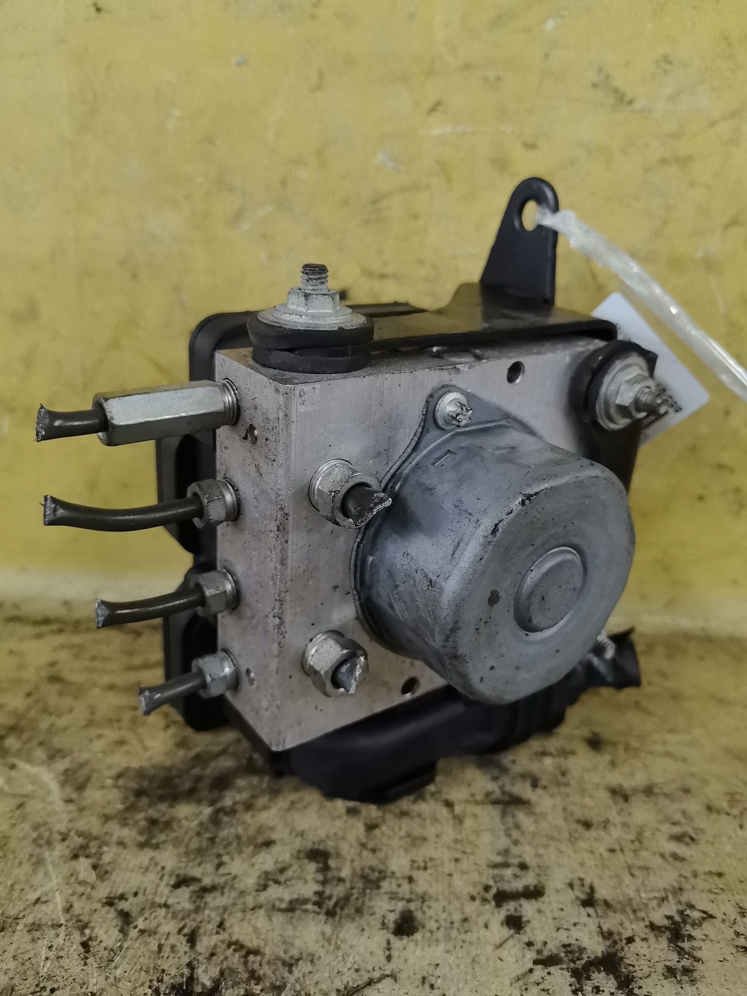 Блок ABS 89540-B2E80, 44510-B2800 на Daihatsu Tanto LA600S KF-VE Фото 2