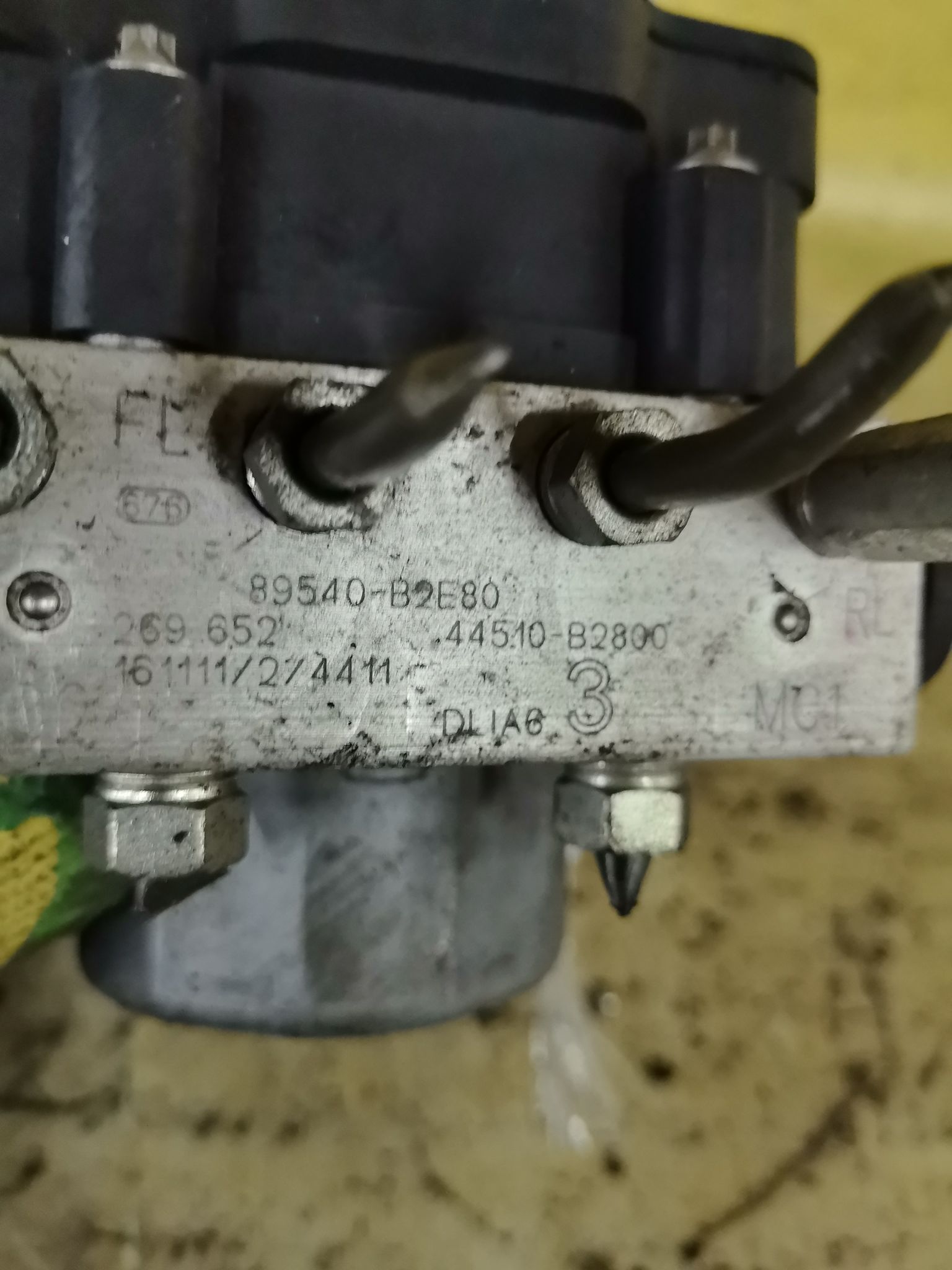 Блок ABS 89540-B2E80, 44510-B2800 на Daihatsu Tanto LA600S KF-VE Фото 3