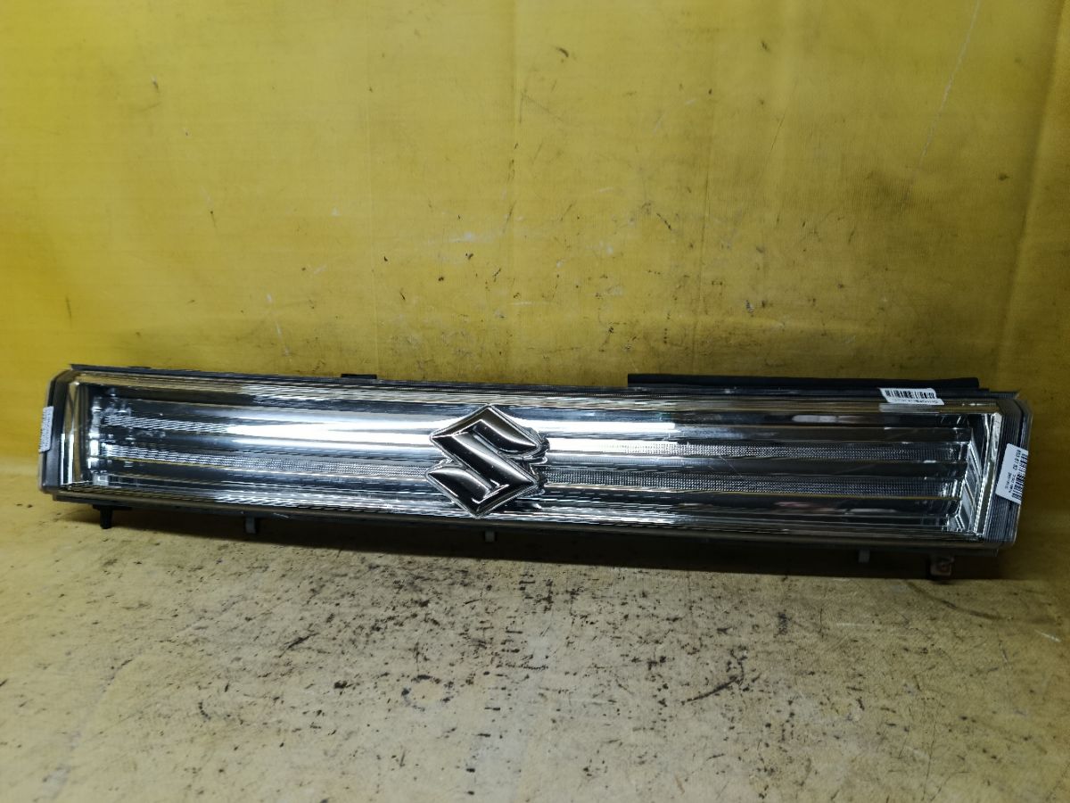 Решетка радиатора на Suzuki Wagon R MH34S Фото 1