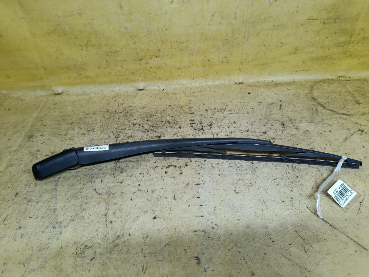 Держатель дворника на Toyota Allex NZE121 Фото 2