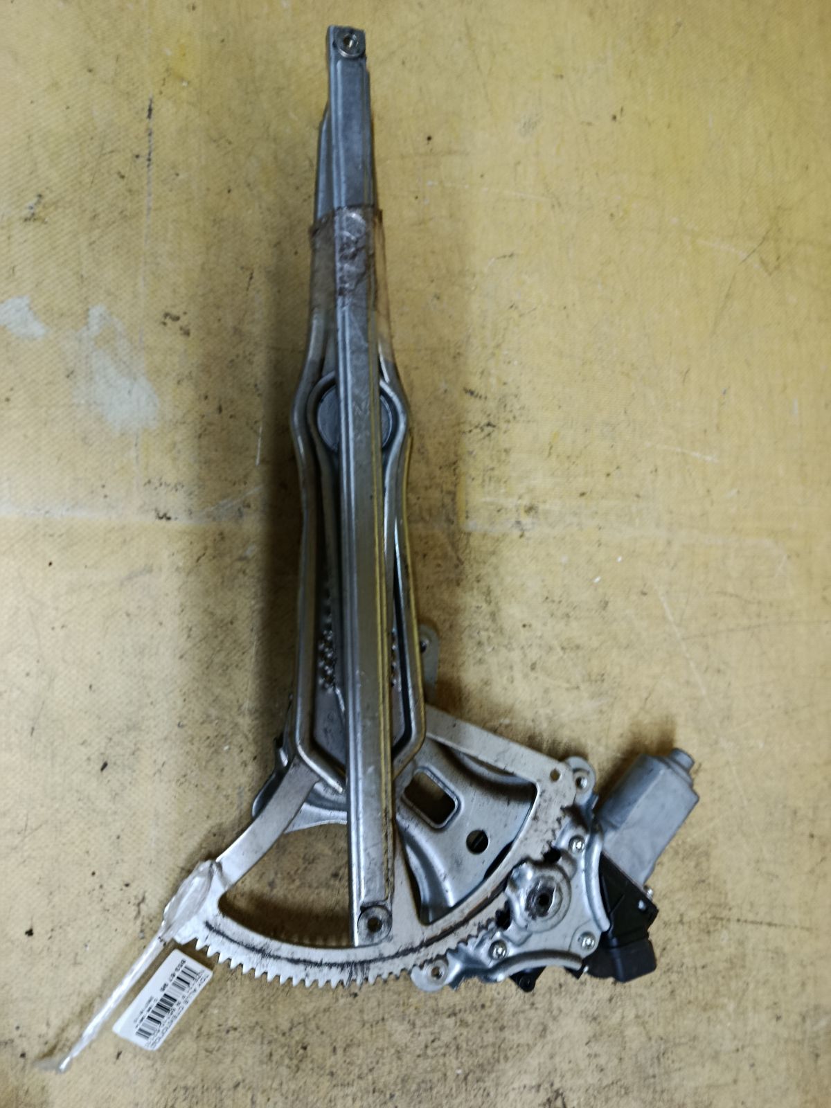 Стеклоподъемный механизм 85710-52110 на Toyota Allex NZE121 Фото 1
