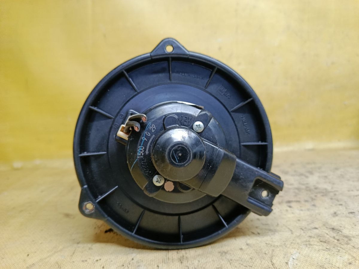 Мотор печки 87103-12050 на Toyota Allex NZE121 Фото 1
