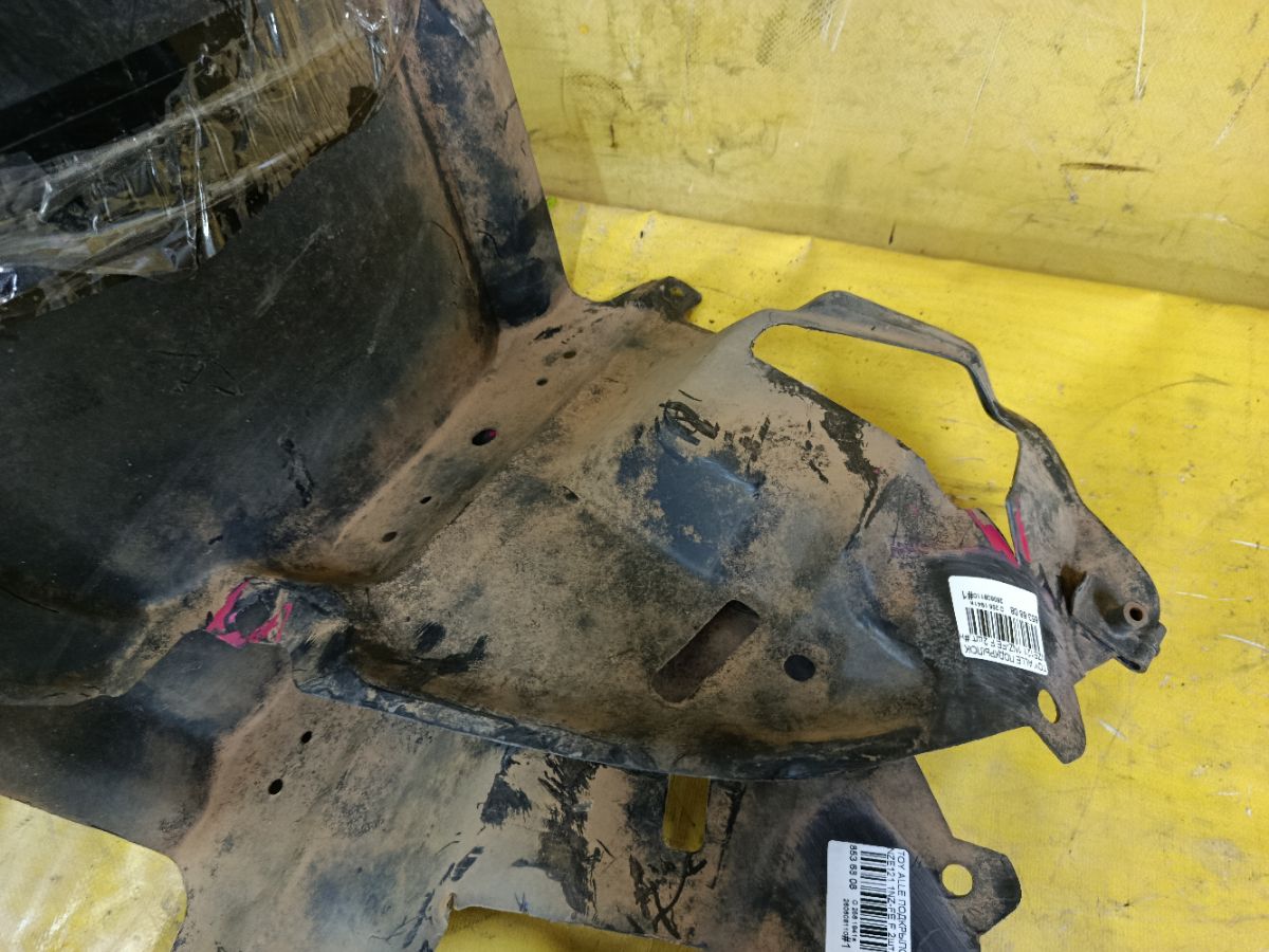 Подкрылок на Toyota Allex NZE121 1NZ-FE Фото 2