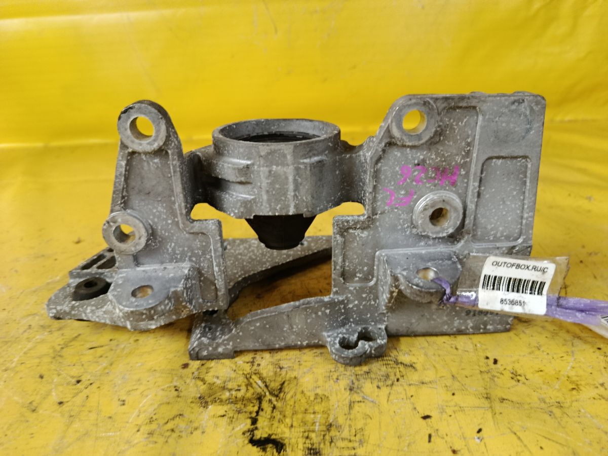 Подушка двигателя на Nissan Serena HC26 MR20DE Фото 2