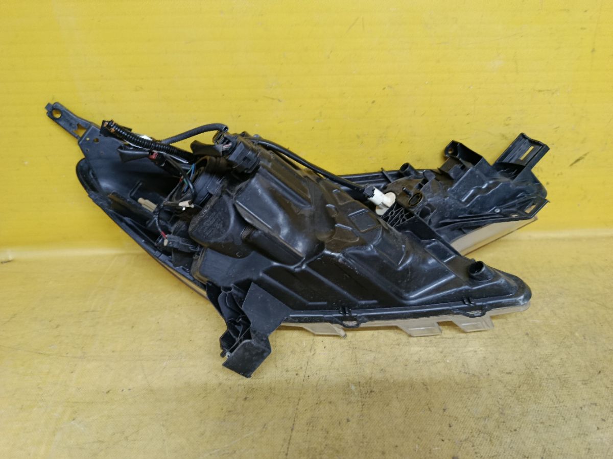Фара 1868 1868, на Nissan Note E12 Фото 5