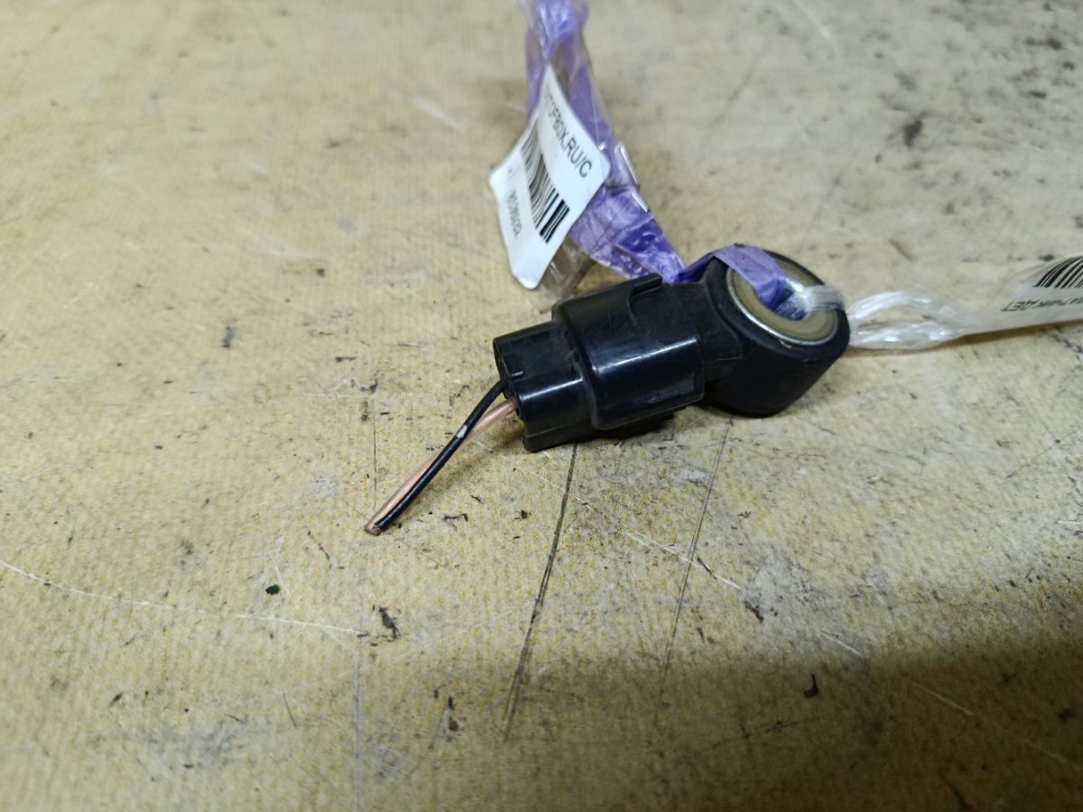 Датчик детонации 22060-1HC0A на Nissan March K13 HR12DE Фото 2
