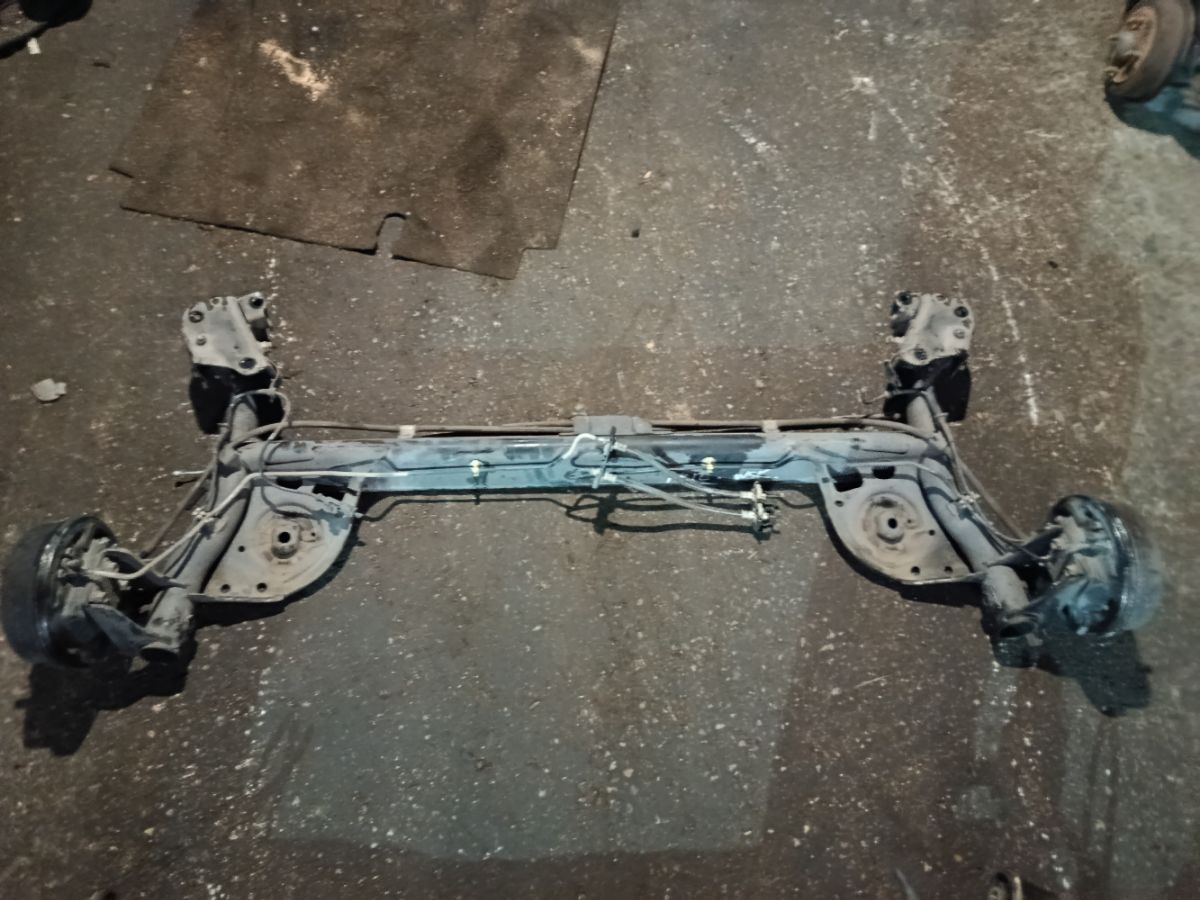 Балка подвески на Nissan March AK12 CR12DE Фото 2