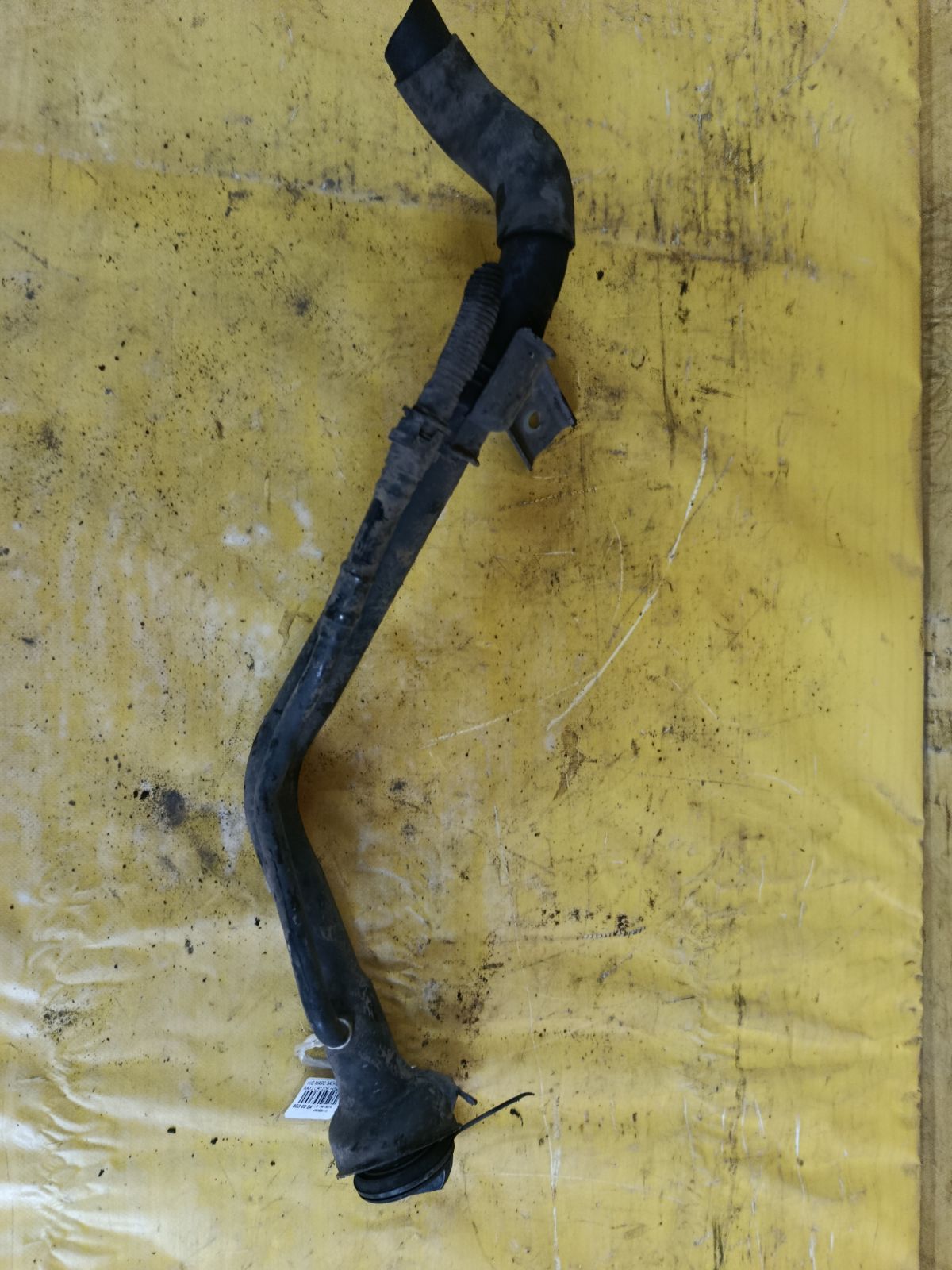 Заливная горловина топливного бака на Nissan March AK12 CR12DE Фото 2