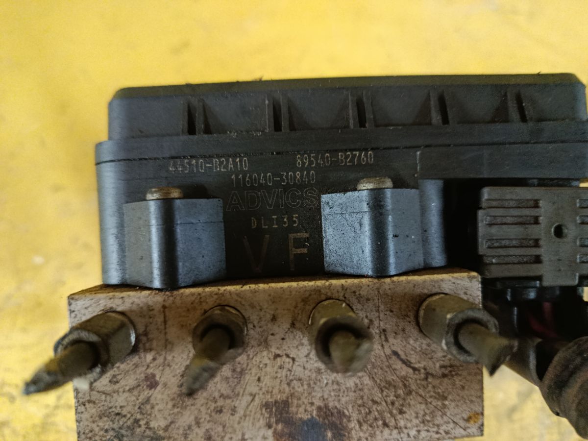 Блок ABS 44510-B2A10, 89540-B2760, 116040-30840 на Daihatsu Move LA100S KF-VE Фото 3