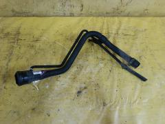 Заливная горловина топливного бака на Toyota Vitz SCP10 1SZ-FE 77201-52050