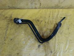 Заливная горловина топливного бака 77201-52050 на Toyota Vitz SCP10 1SZ-FE Фото 2