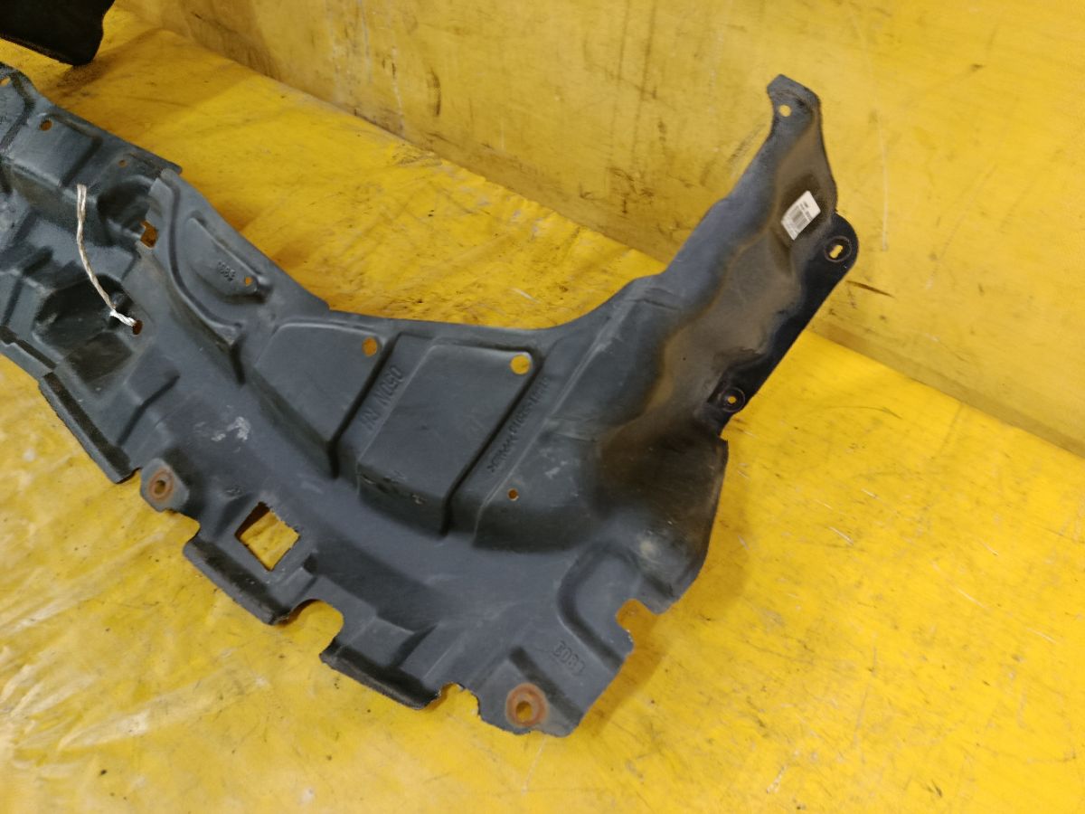 Защита двигателя 51441-52010, 51442-52010 на Toyota Porte NNP10 2NZ-FE Фото 6