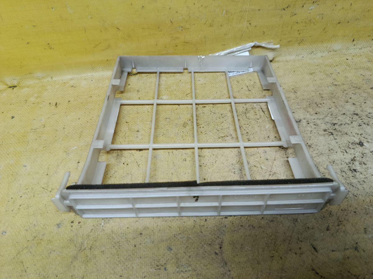 Корпус салонного фильтра 88548-52010 на Toyota Porte NNP10 2NZ-FE Фото 2
