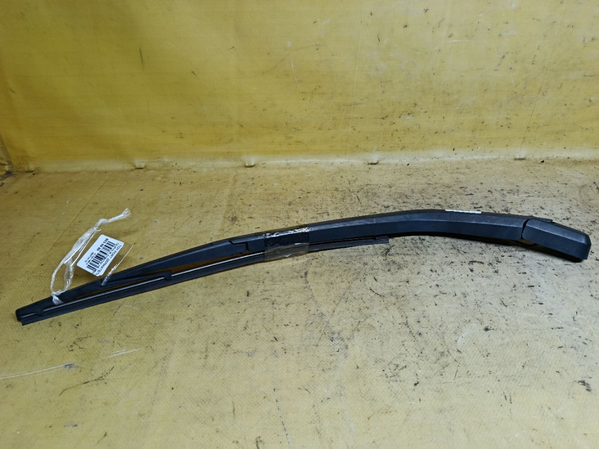 Держатель дворника 85241-52070 на Toyota Porte NNP10 Фото 2
