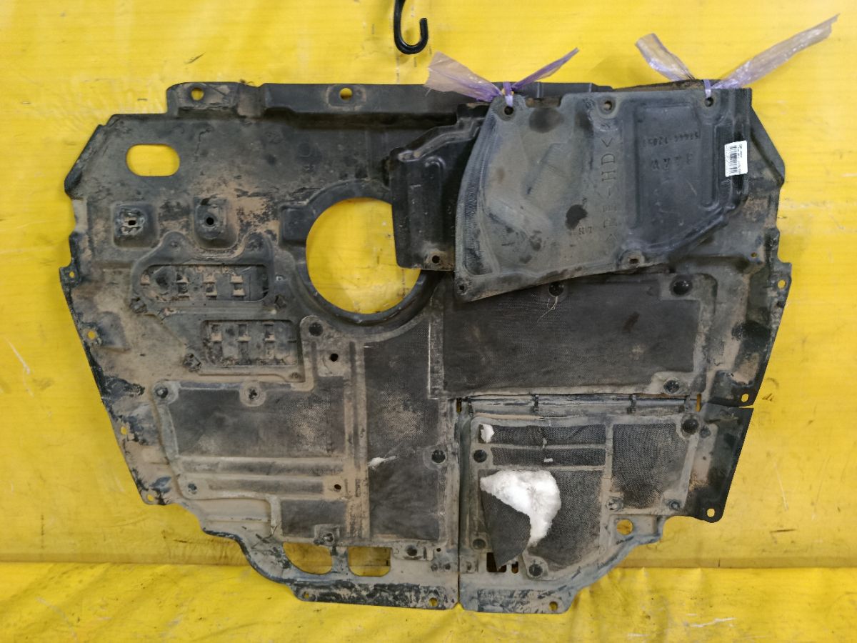 Защита двигателя 51410-76013, 51443-12080, 51444-12050 на Toyota Prius ZVW30 2ZR-FXE Фото 3