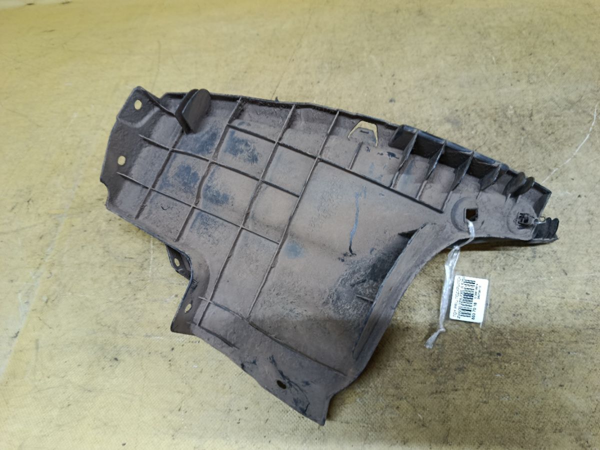 Подкрылок 52592-47021, 52591-47021 на Toyota Prius ZVW30 2ZR-FXE Фото 2