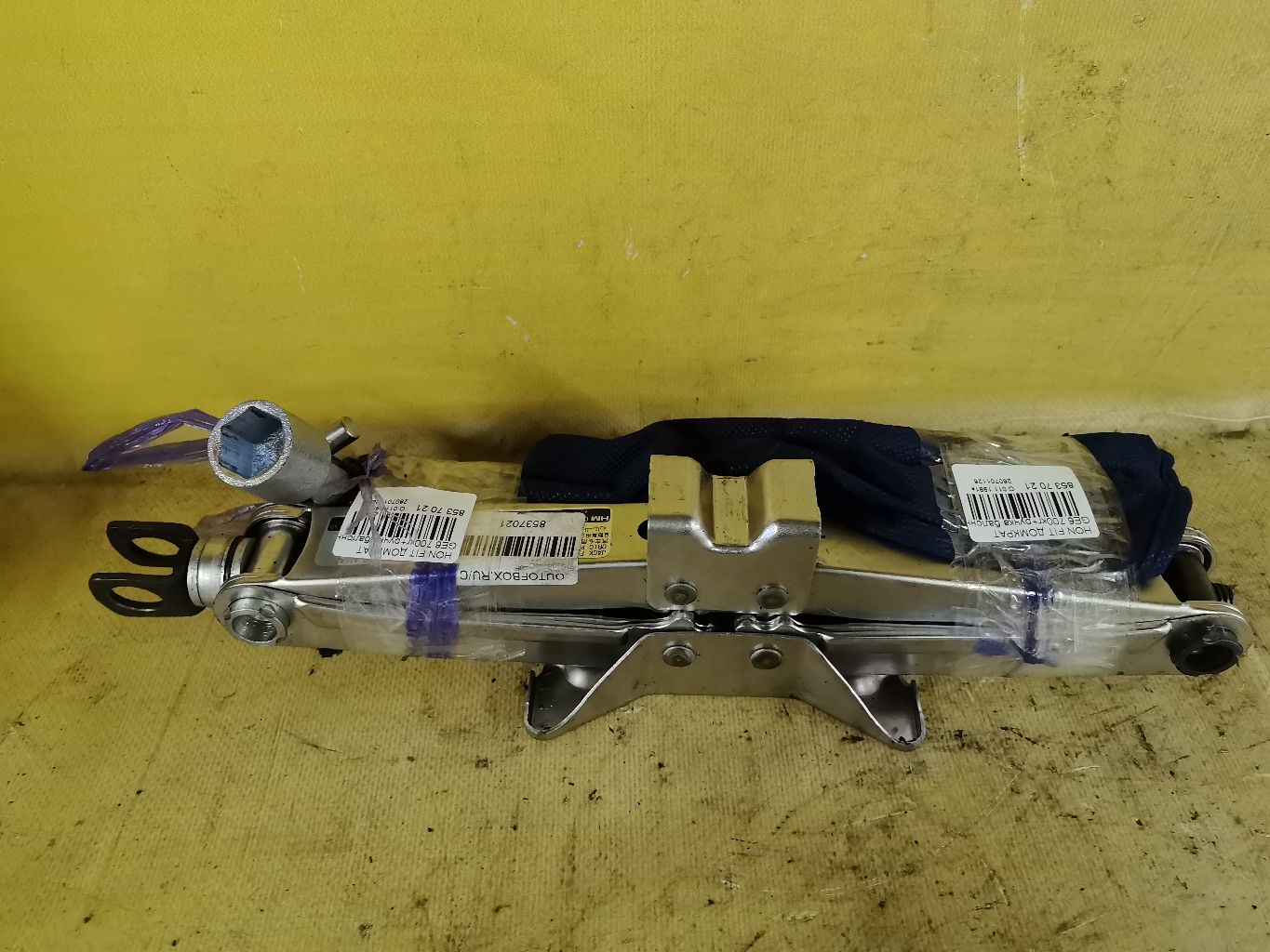 Домкрат на Honda Fit GE6 Фото 1