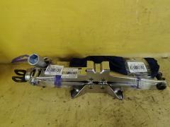 Домкрат на Honda Fit GE6