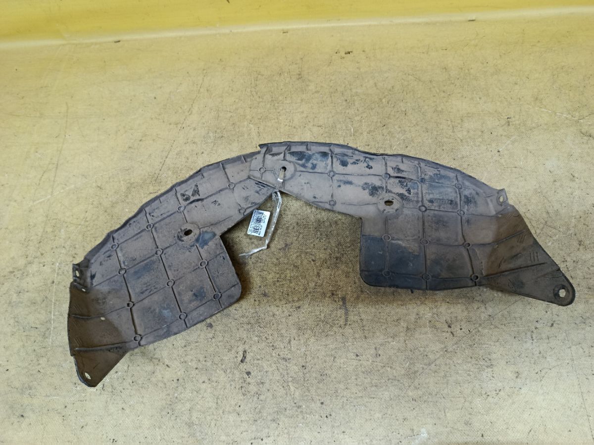 Подкрылок 52592-52290, 52591-52300 на Toyota Vitz NCP130 2NZ-FE Фото 1