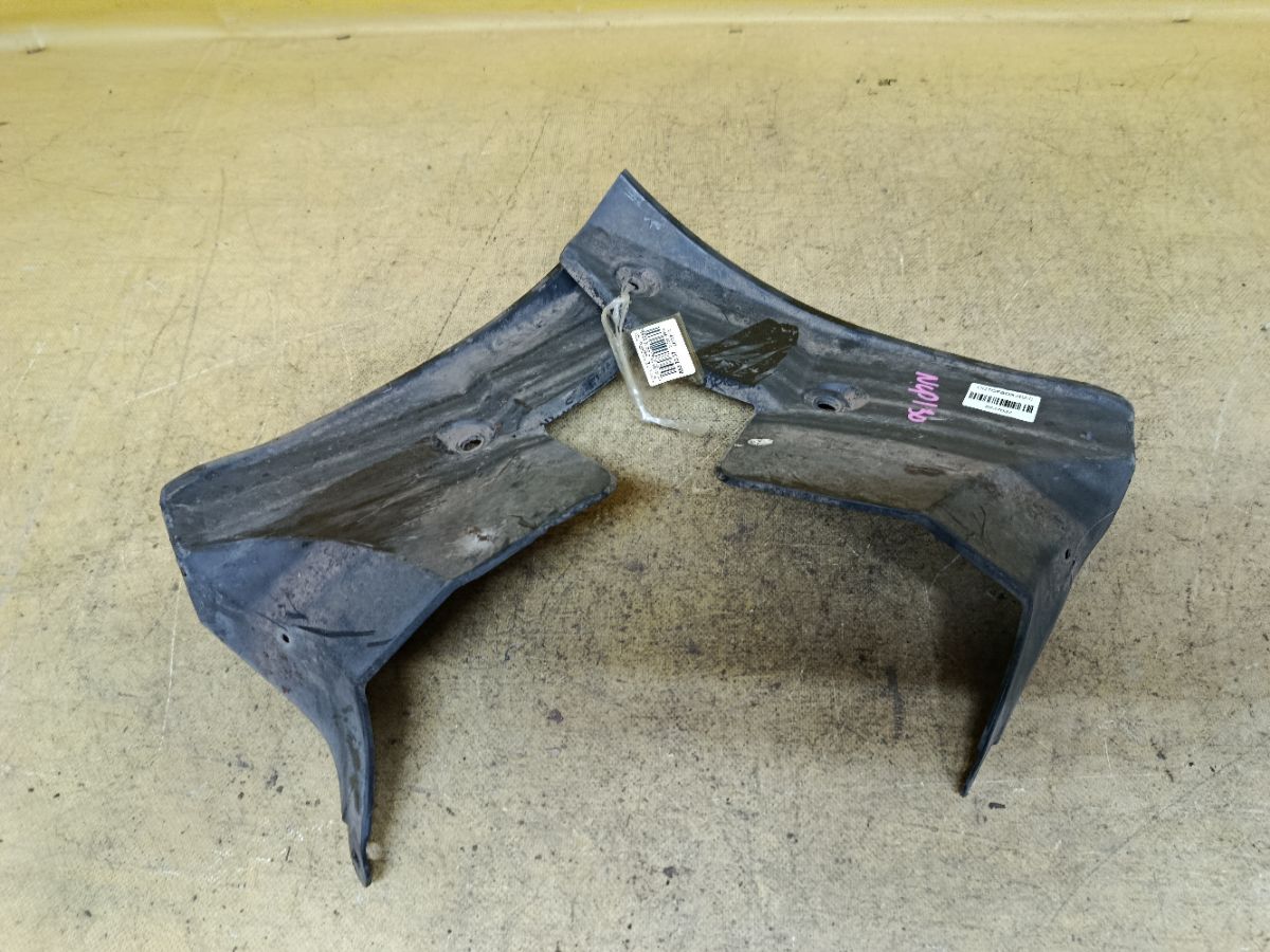 Подкрылок 52592-52290, 52591-52300 на Toyota Vitz NCP130 2NZ-FE Фото 2