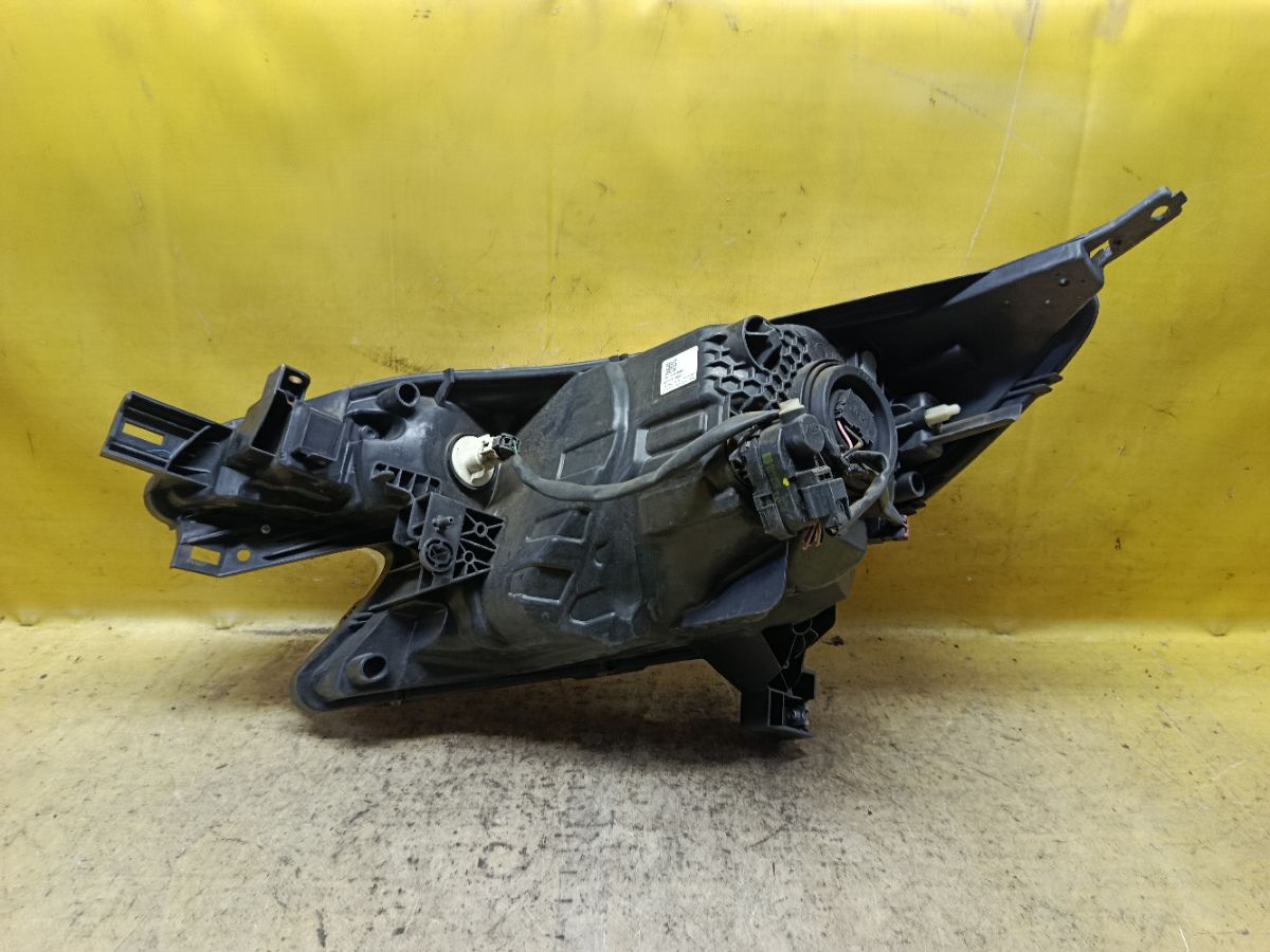 Фара 1868 1868, на Nissan Note E12 Фото 2