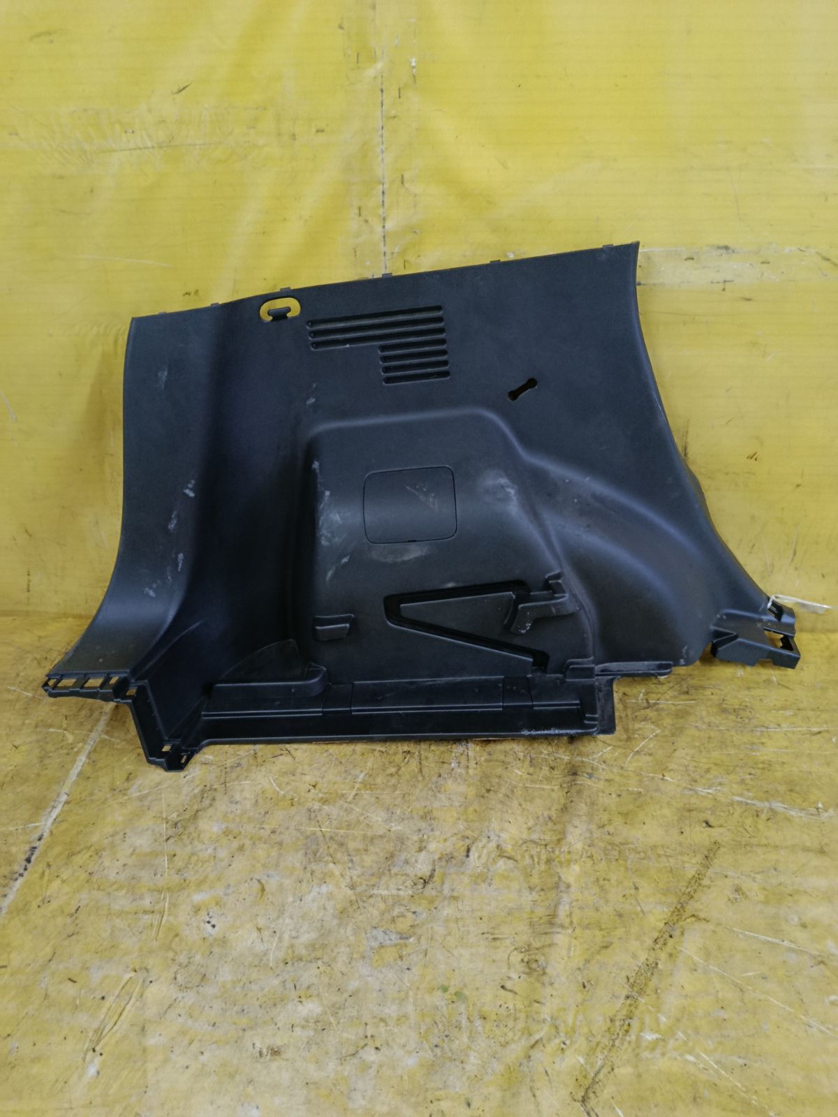 Обшивка багажника 84951-3VA0A на Nissan Note E12 Фото 1