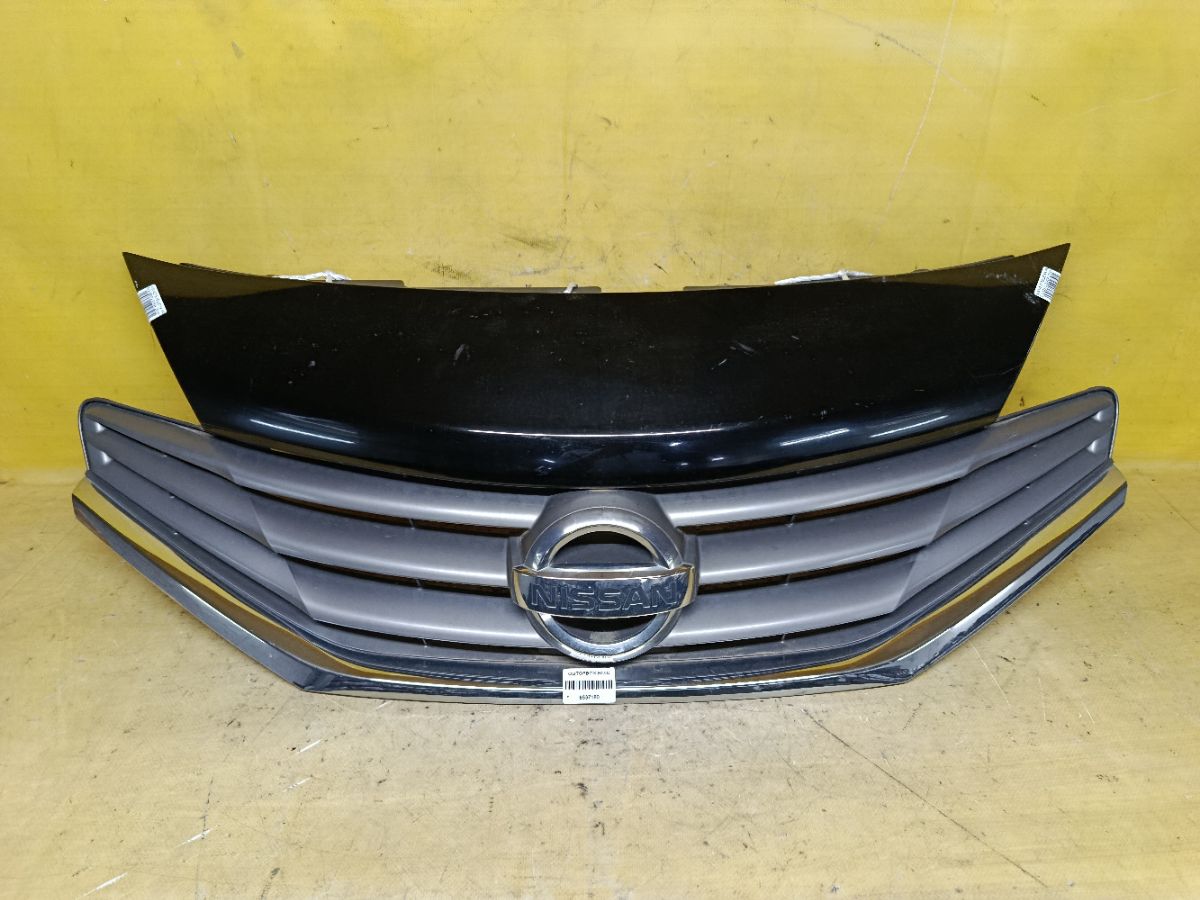 Решетка радиатора 62310-3VA0A на Nissan Note E12 Фото 1
