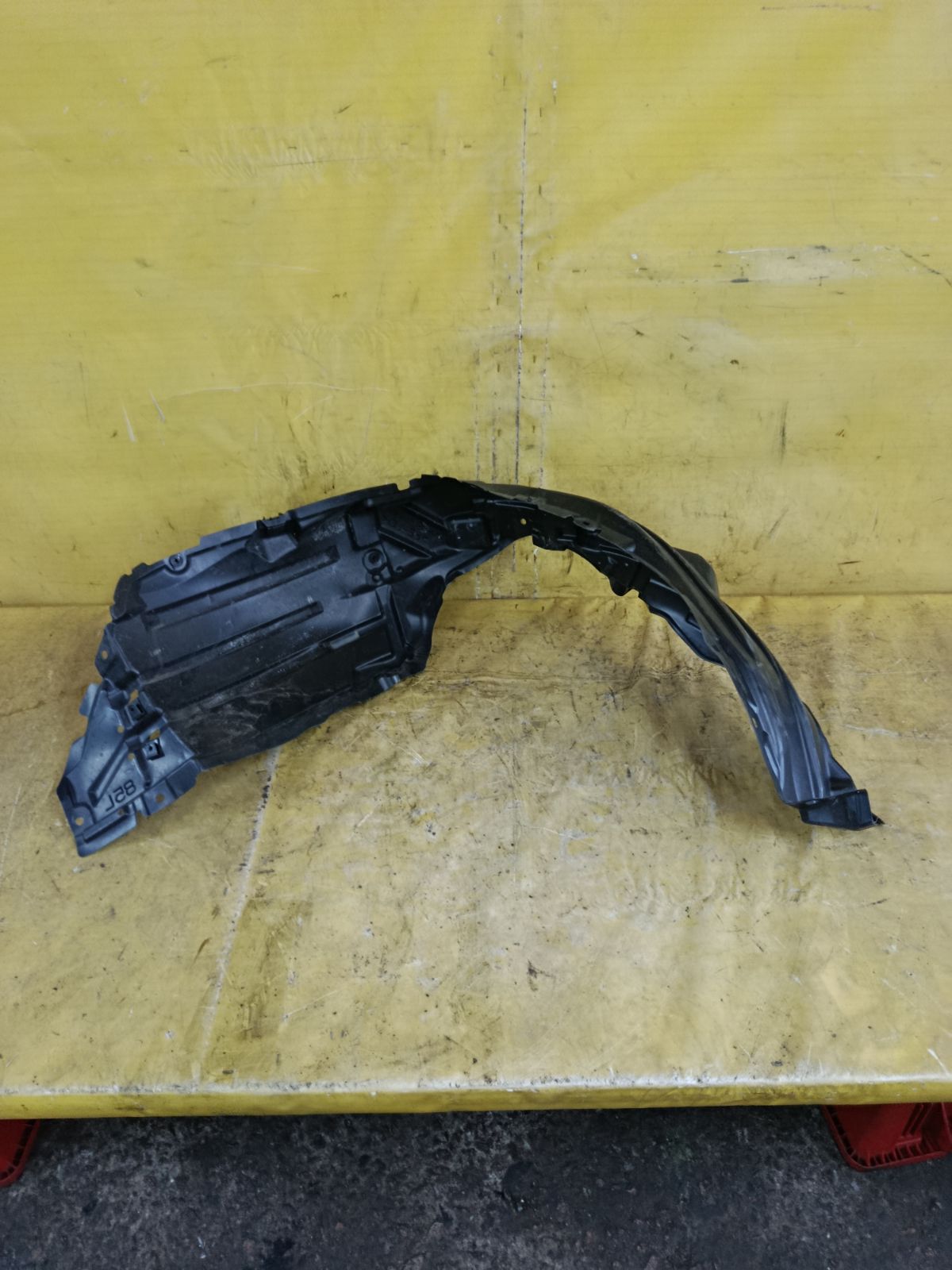 Подкрылок 53876-52560 на Toyota Sienta MXPC10G Фото 1