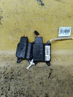 Моторчик заслонки печки на Mercedes-Benz Viano W639.813 112.951 0132801331  0132801333