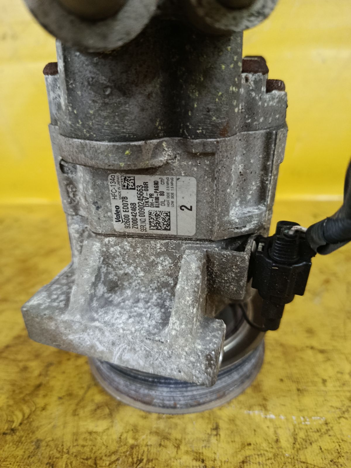 Компрессор кондиционера 92600-ED07B на Nissan Tiida Latio SC11 HR15DE Фото 4