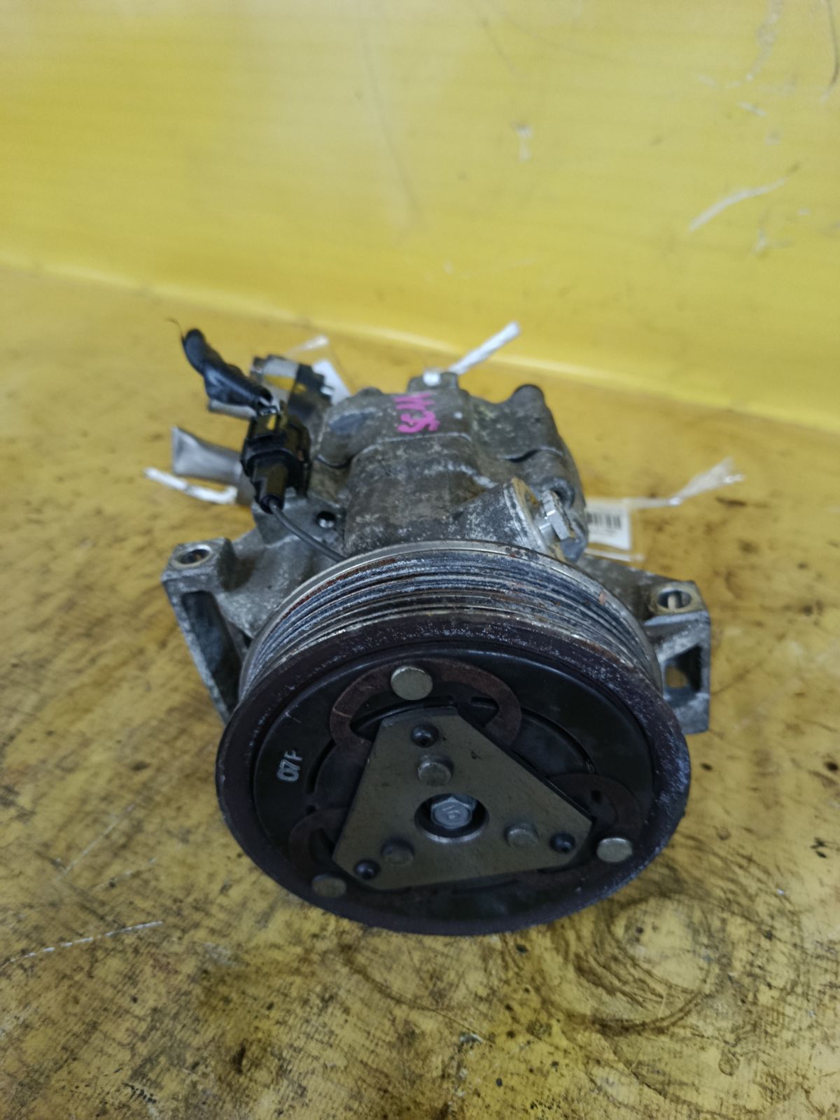 Компрессор кондиционера 92600-ED07B на Nissan Tiida Latio SC11 HR15DE Фото 5