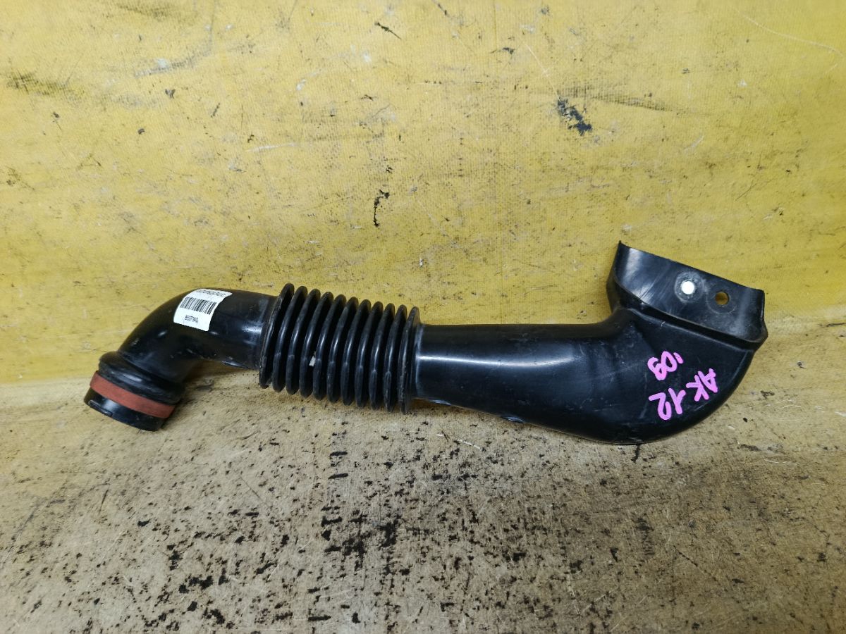 Воздухозаборник на Nissan March AK12 CR12DE Фото 2