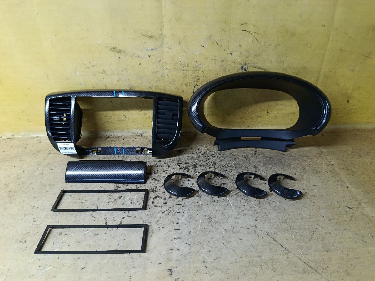 Консоль магнитофона 68240-CT00A, 68260-AX010 на Nissan March AK12 Фото 1