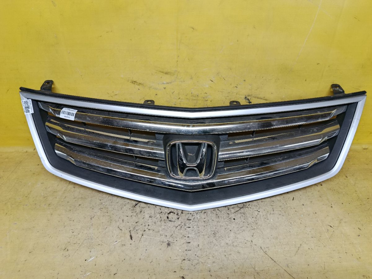 Решетка радиатора на Honda Accord CU1 Фото 1