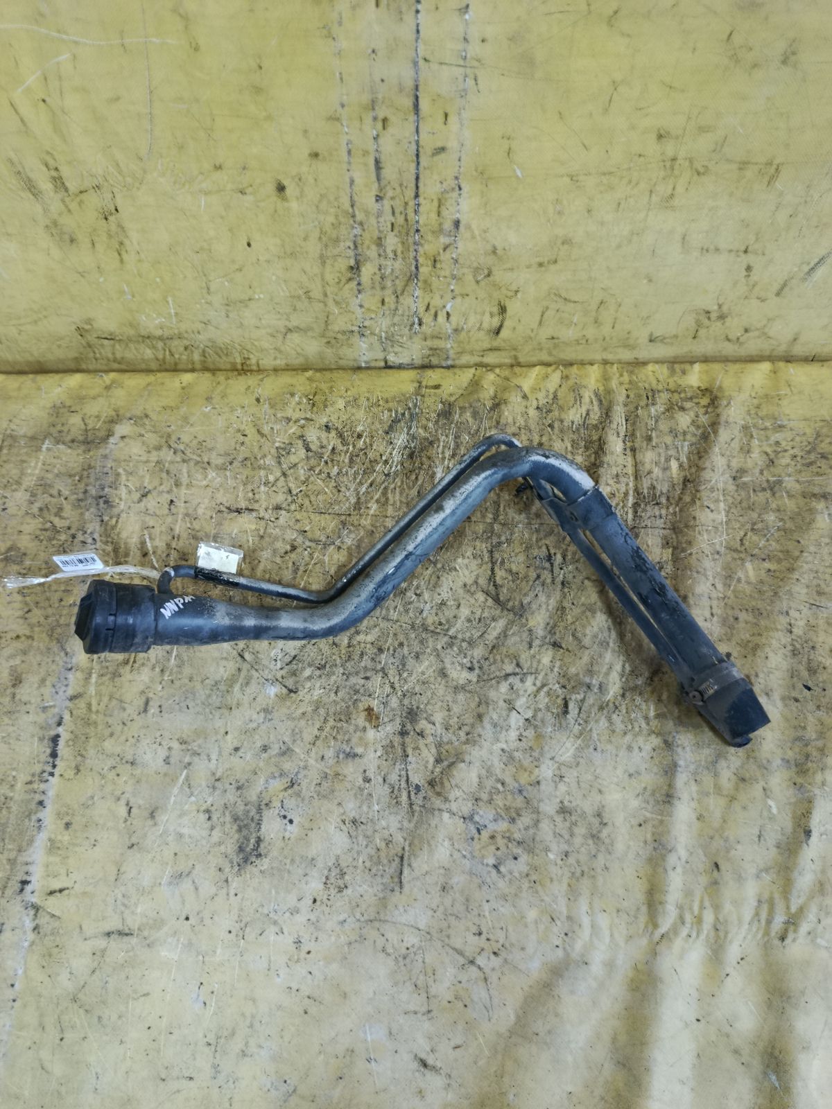 Заливная горловина топливного бака 77201-52050 на Toyota Porte NNP11 1NZ-FE Фото 2