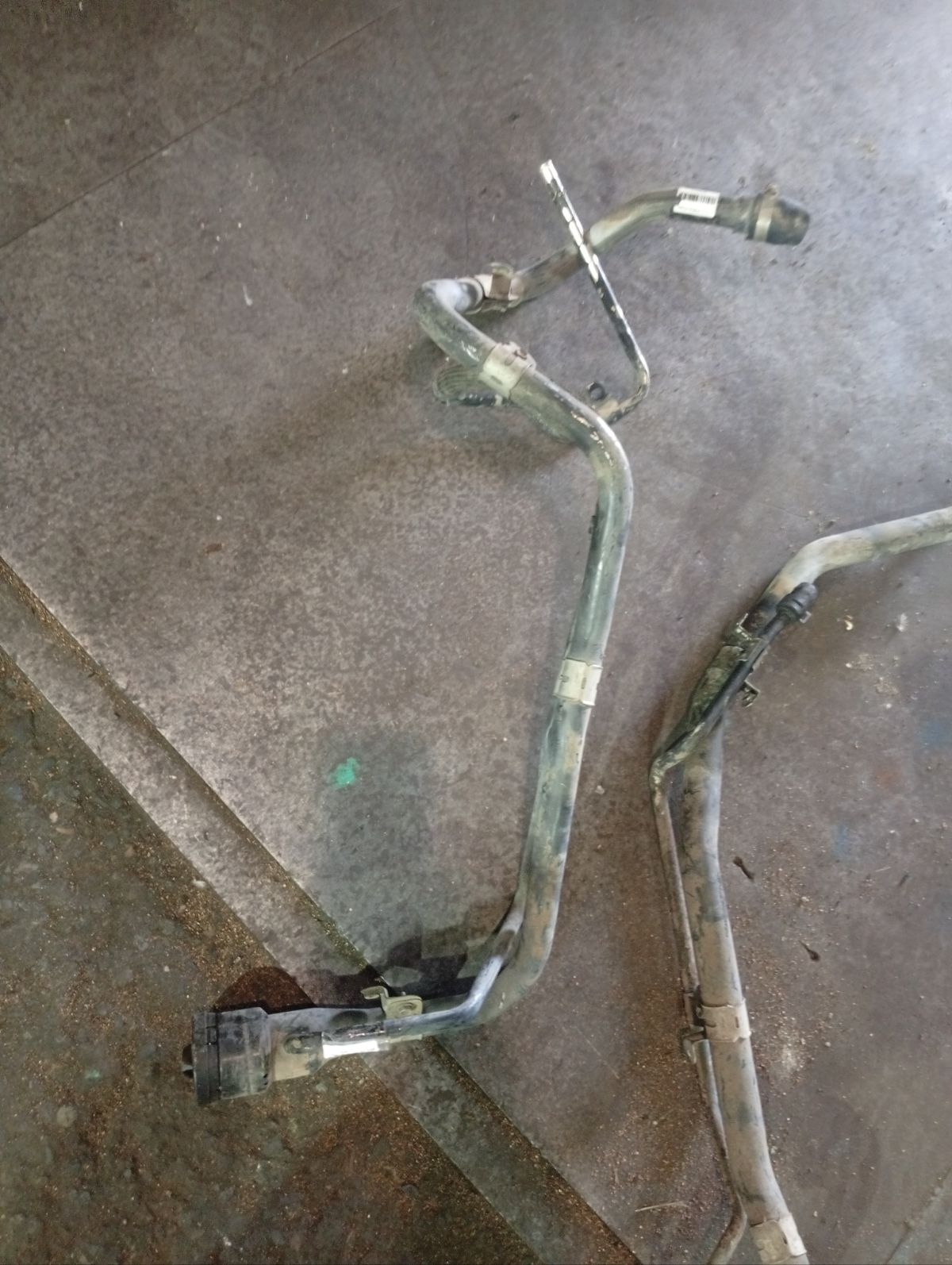 Заливная горловина топливного бака 77201-44191 на Toyota Isis ANM10G 1AZ-FSE Фото 4