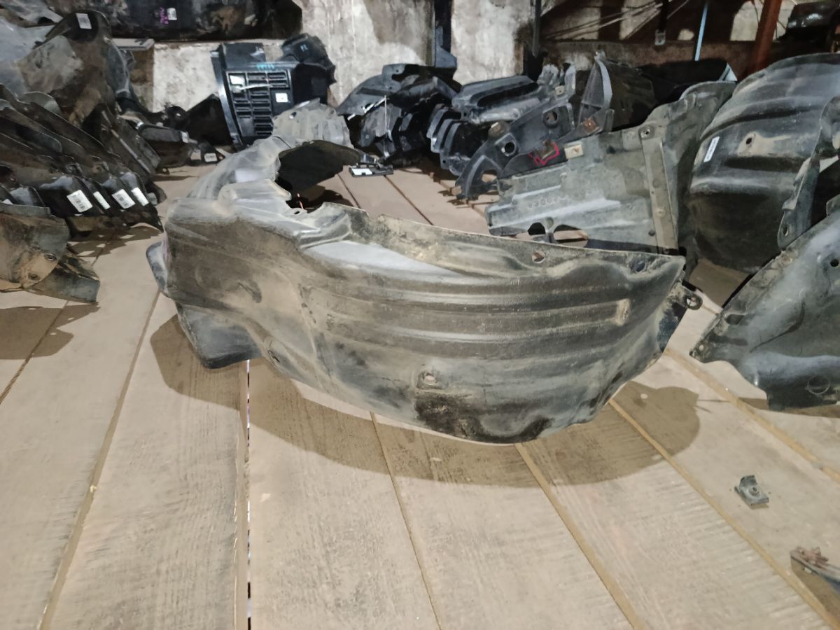Подкрылок 53875-44080 на Toyota Ipsum ACM21W 2AZ-FE Фото 3